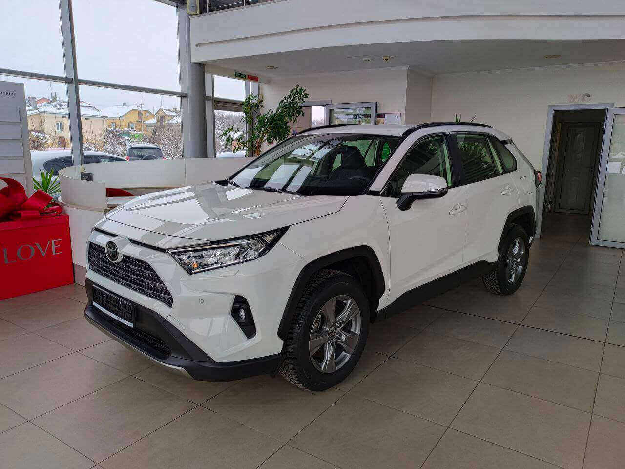 Toyota Rav4 (2023)-hover